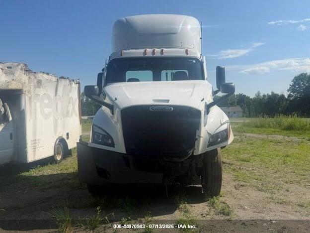 3AKJHLDV2PDNZ9059 2023 FREIGHTLINER NEW CASCADIA 126 photo no. 12