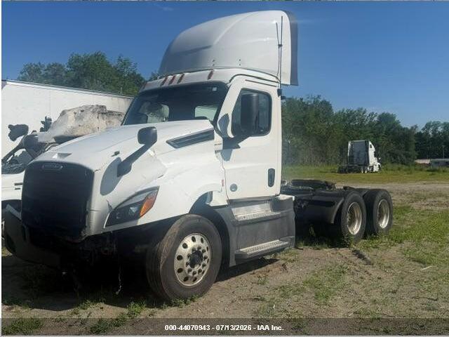 3AKJHLDV2PDNZ9059 2023 FREIGHTLINER NEW CASCADIA 126 photo no. 2