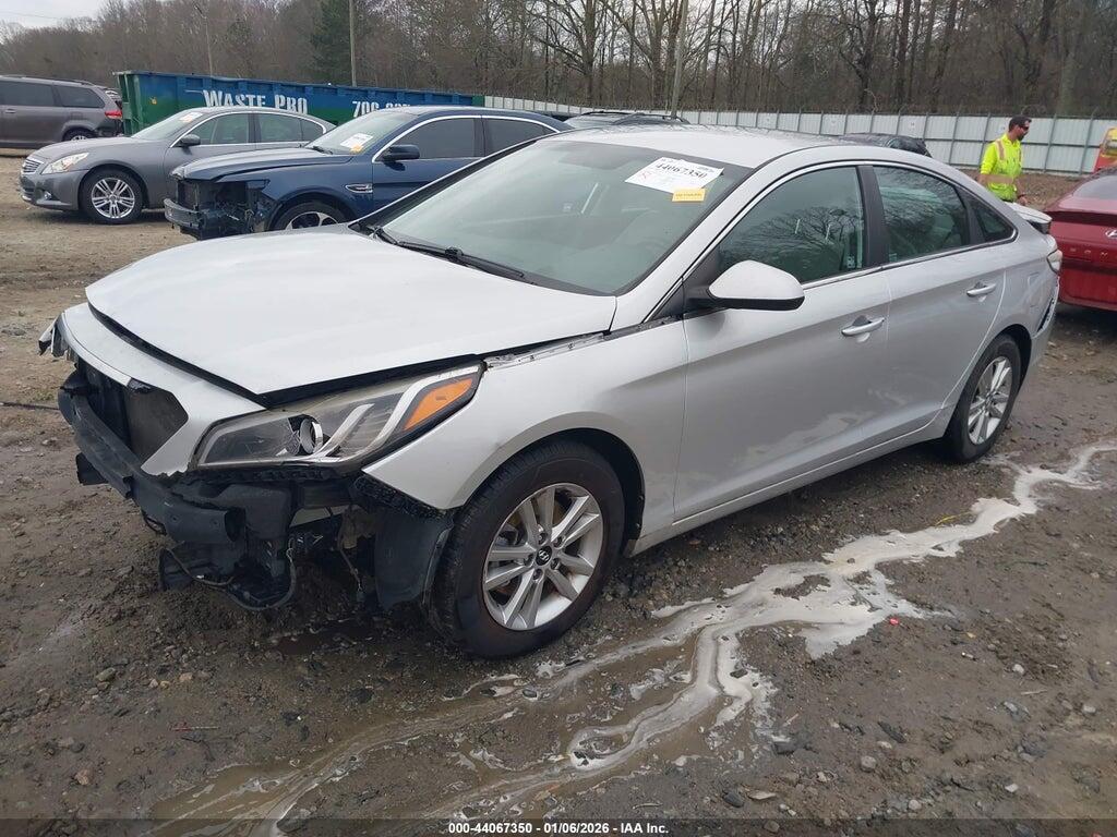 5NPE24AF9FH124581 2015 HYUNDAI SONATA photo no. 2