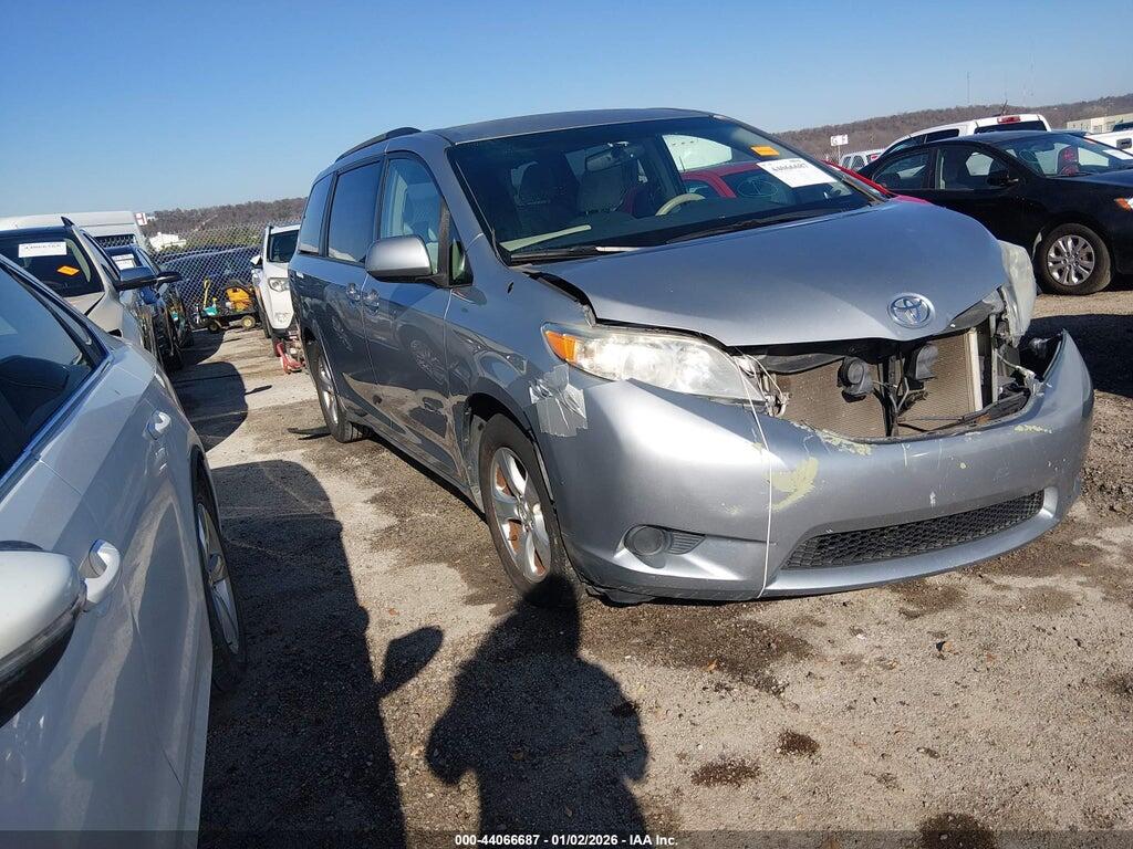 5TDKK3DC1ES447160 2014 TOYOTA SIENNA photo no. 1