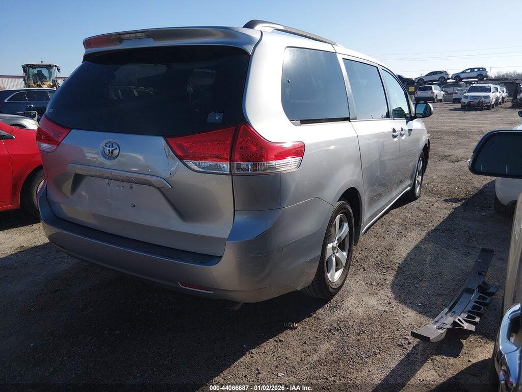 5TDKK3DC1ES447160 2014 TOYOTA SIENNA photo no. 4