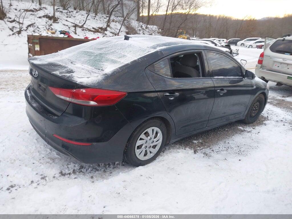 5NPD74LFXHH197486 2017 HYUNDAI ELANTRA photo no. 4