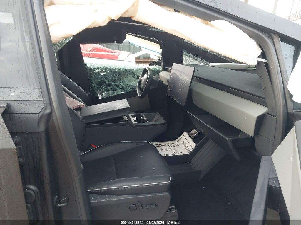 7G2CEHED6SA074241 2025 TESLA CYBERTRUCK photo no. 5