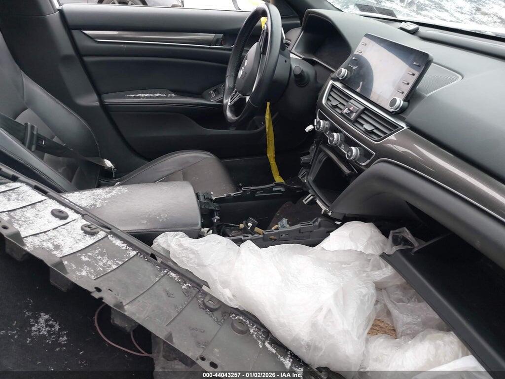 1HGCV2F36JA050068 2018 HONDA ACCORD photo no. 5