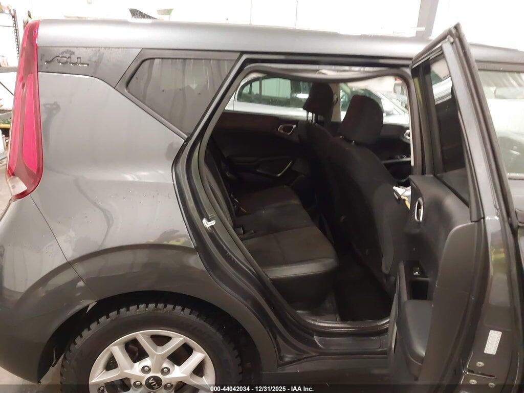 KNDJ23AU8M7746632 2021 KIA SOUL photo no. 8