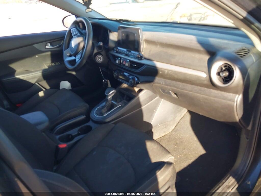 3KPF24AD0KE138984 2019 KIA FORTE photo no. 5