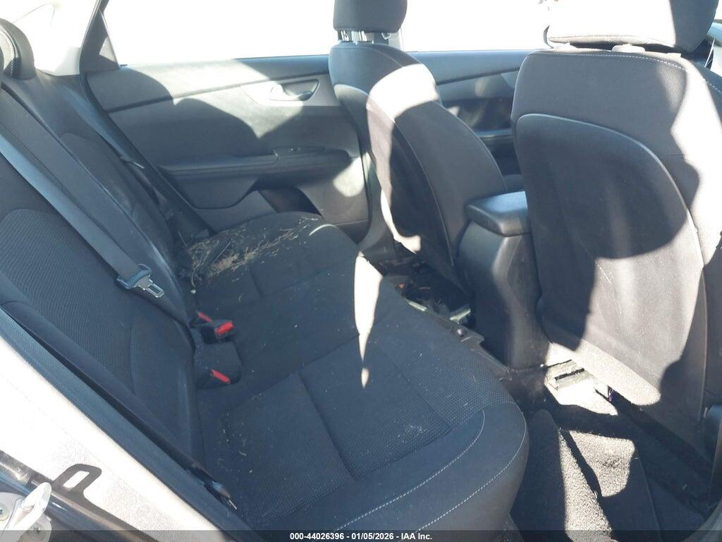 3KPF24AD0KE138984 2019 KIA FORTE photo no. 8