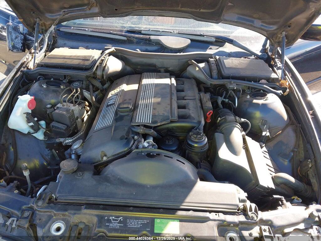 WBADT53462CE93138 2002 BMW 530I photo no. 10