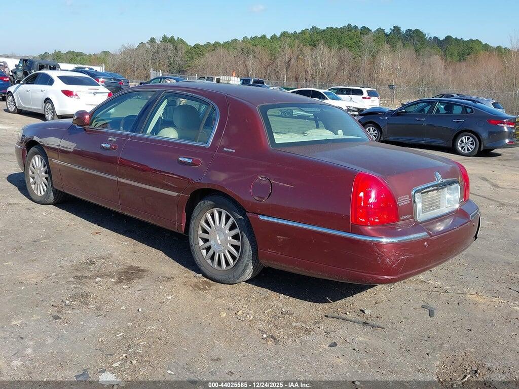 1LNHM82W03Y604379 2003 LINCOLN TOWN CAR photo no. 3