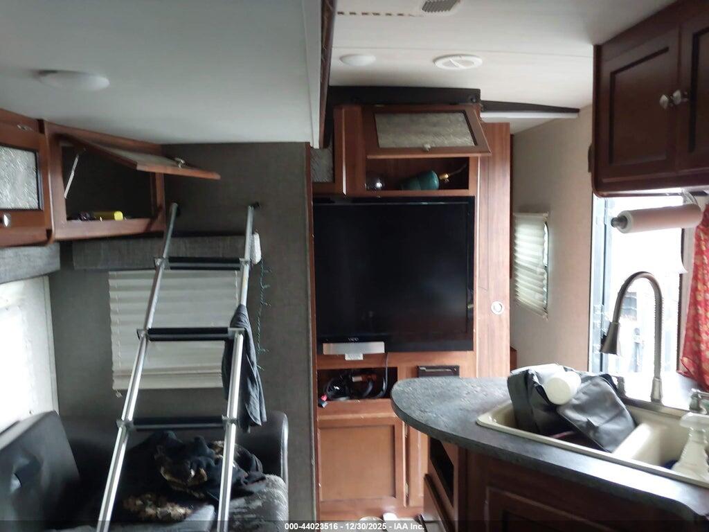 5SFNB3426HE334297 2017 HEARTLAND RV OTHER photo no. 5