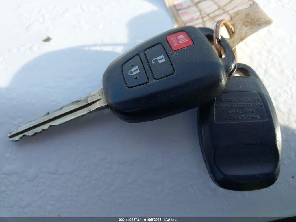 2T3WFREV1FW172835 2015 TOYOTA RAV4 photo no. 11