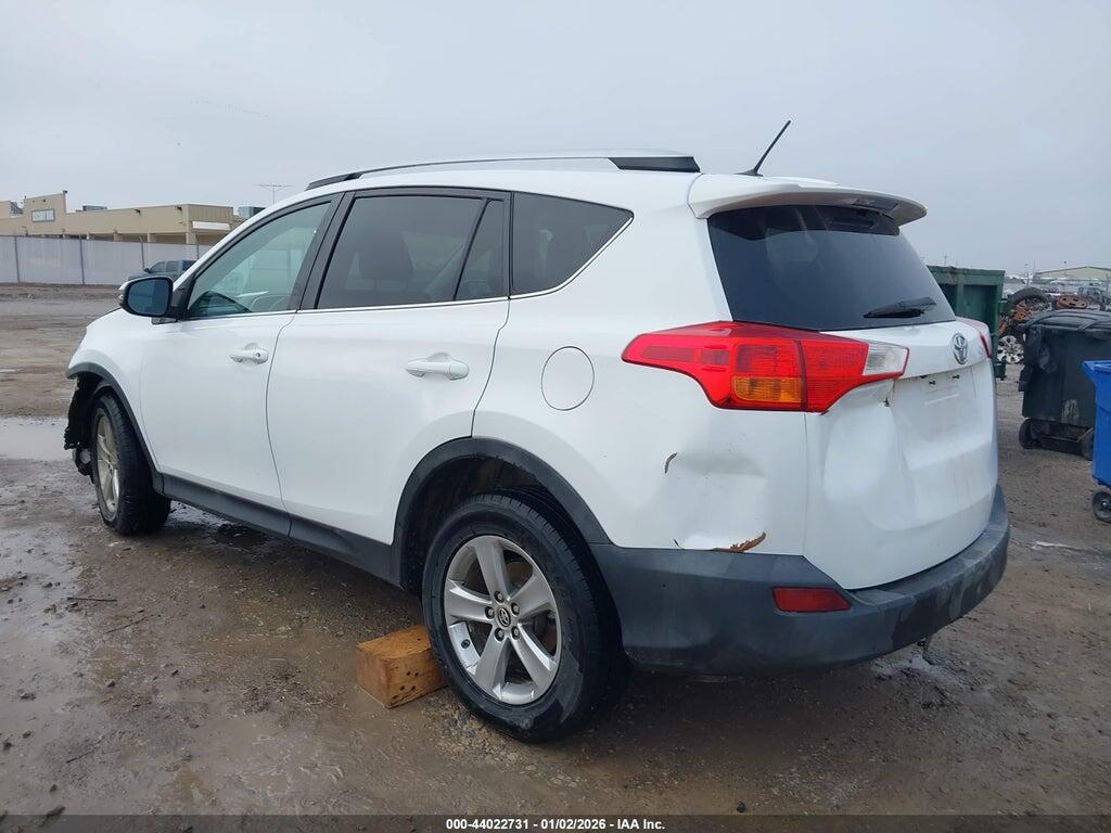 2T3WFREV1FW172835 2015 TOYOTA RAV4 photo no. 3