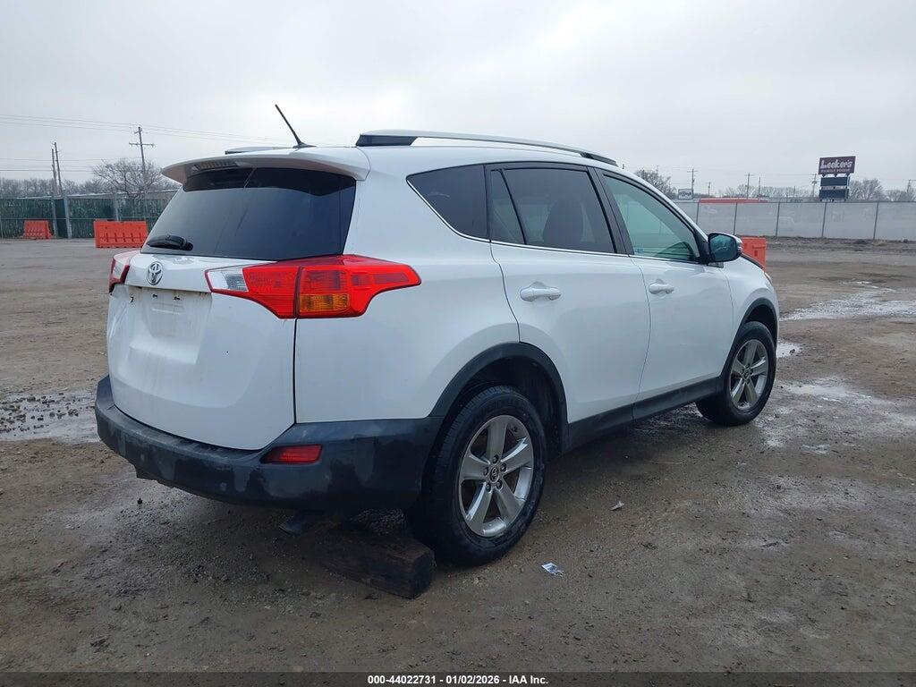 2T3WFREV1FW172835 2015 TOYOTA RAV4 photo no. 4