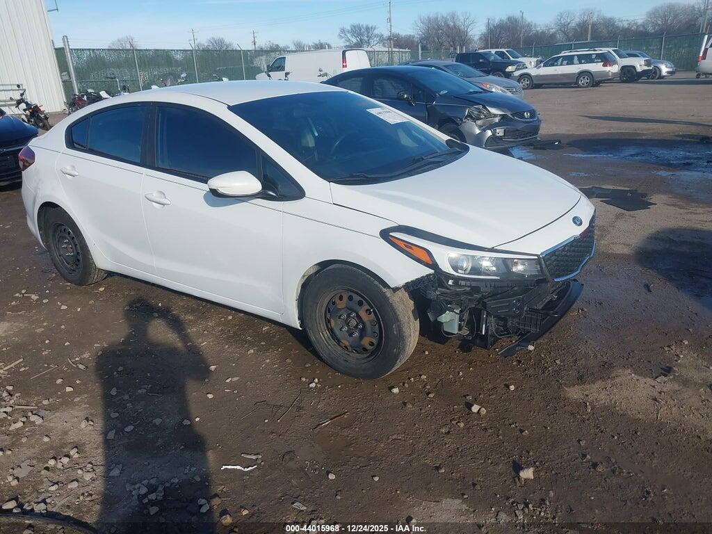 3KPFK4A75HE077148 2017 KIA FORTE photo no. 1