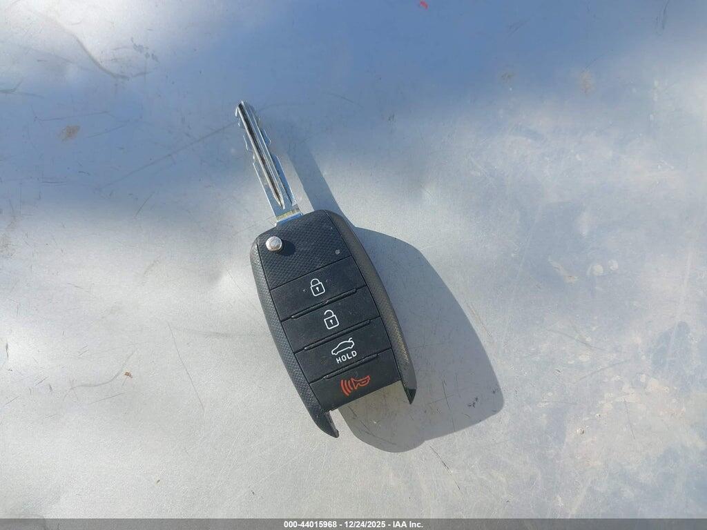 3KPFK4A75HE077148 2017 KIA FORTE photo no. 11