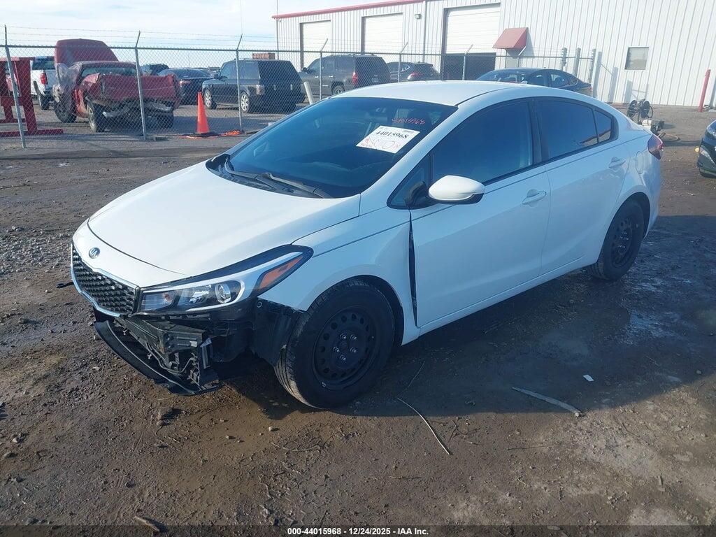 3KPFK4A75HE077148 2017 KIA FORTE photo no. 2