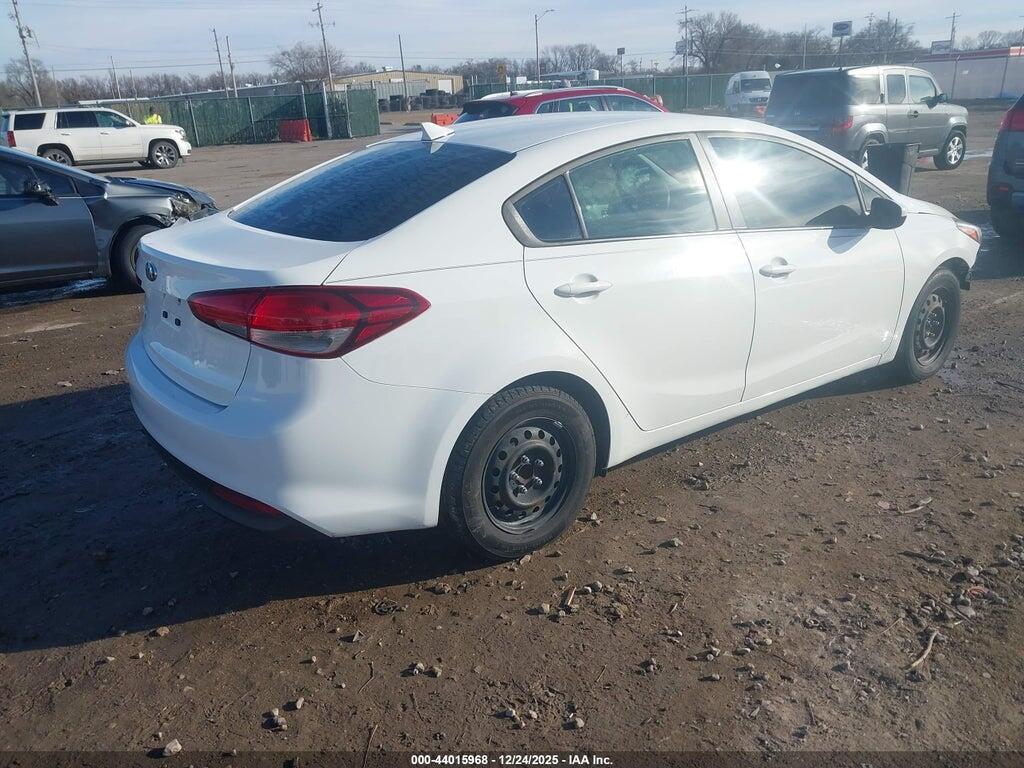 3KPFK4A75HE077148 2017 KIA FORTE photo no. 4