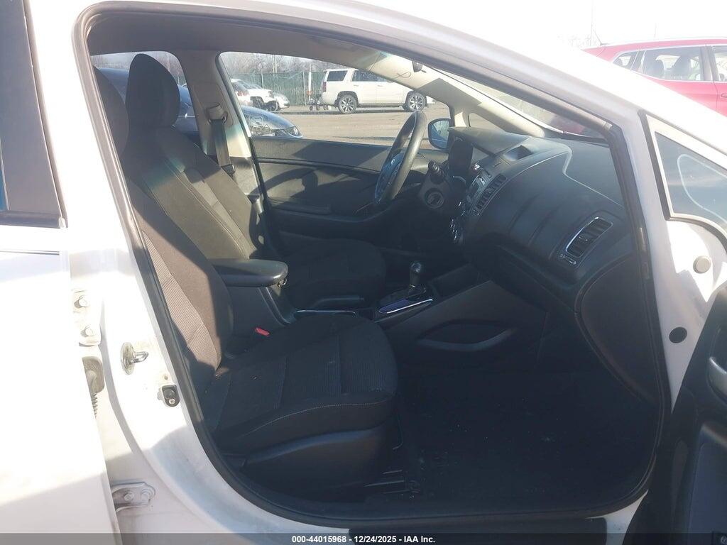3KPFK4A75HE077148 2017 KIA FORTE photo no. 5