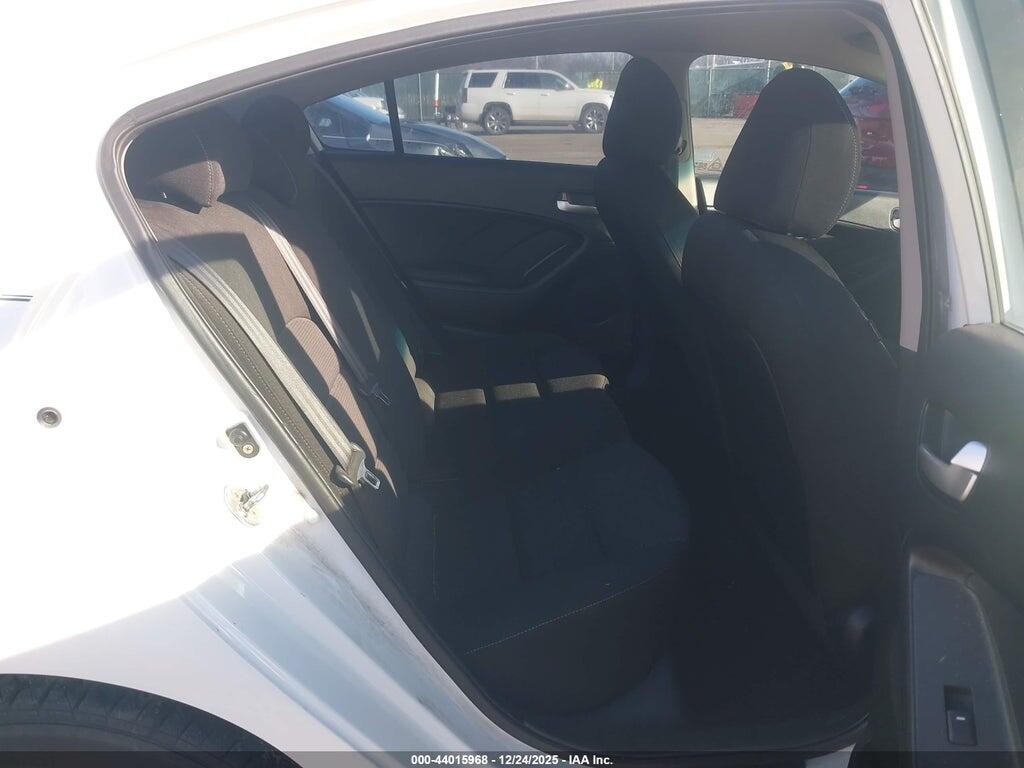 3KPFK4A75HE077148 2017 KIA FORTE photo no. 8