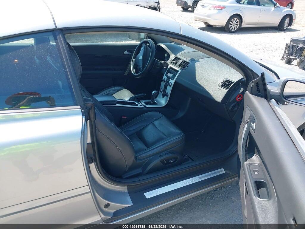 YV1672MC9BJ115385 2011 VOLVO C70 photo no. 5
