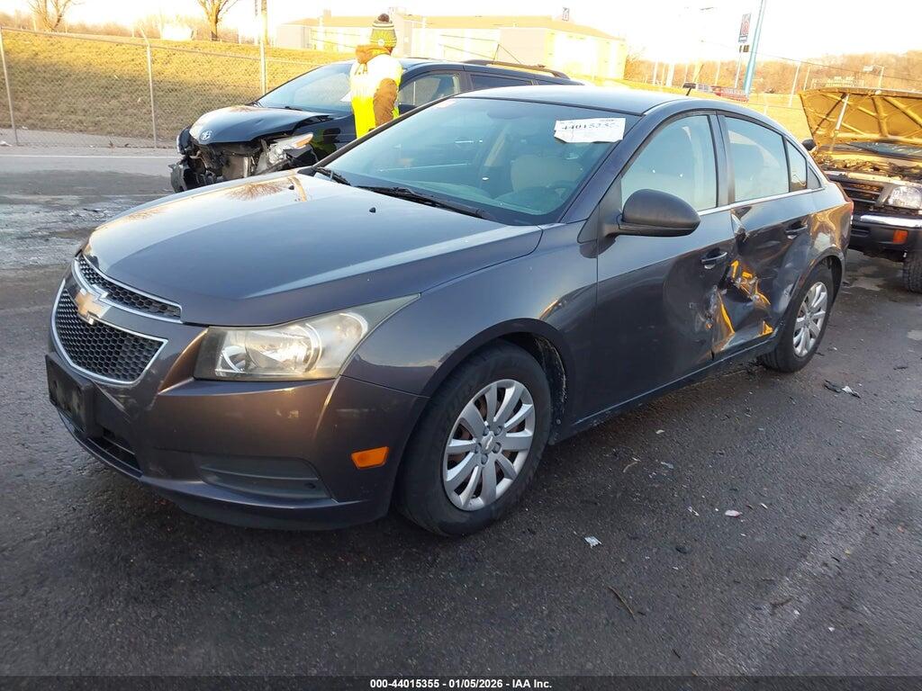 1G1PC5SH8B7157946 2011 CHEVROLET CRUZE photo no. 2