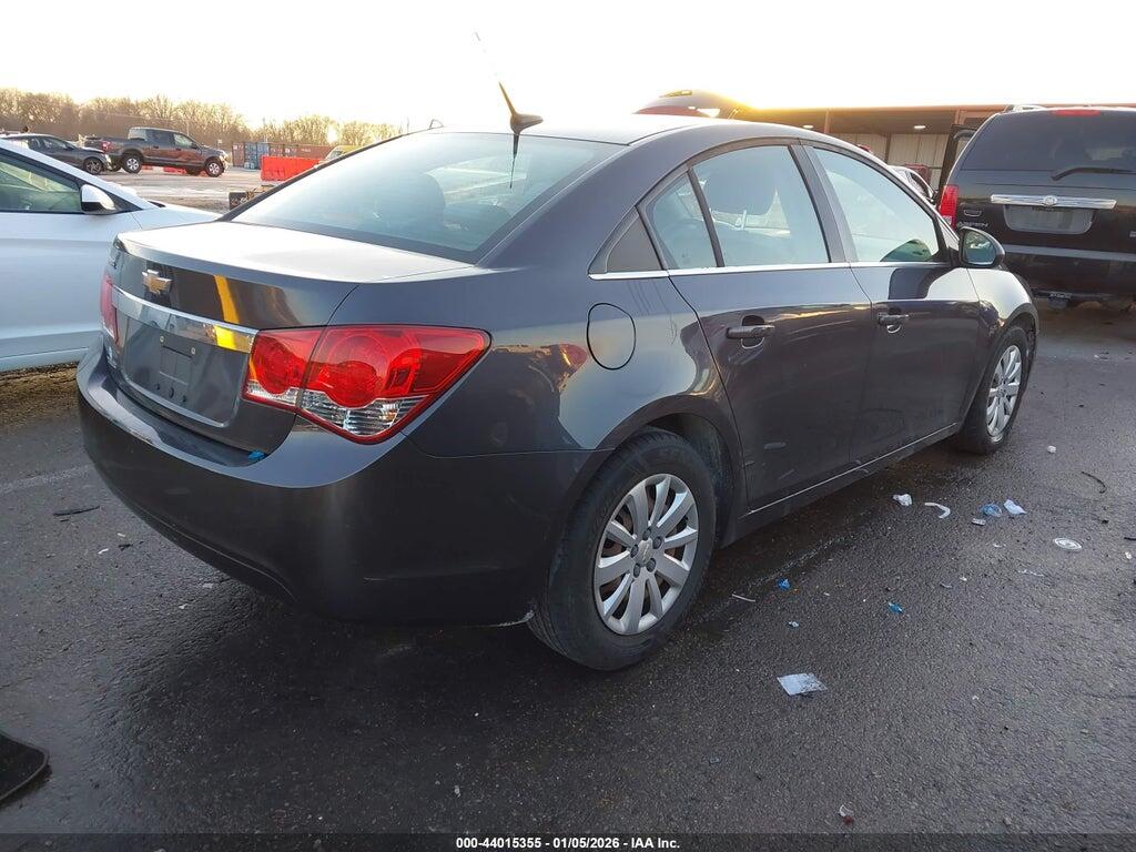 1G1PC5SH8B7157946 2011 CHEVROLET CRUZE photo no. 4