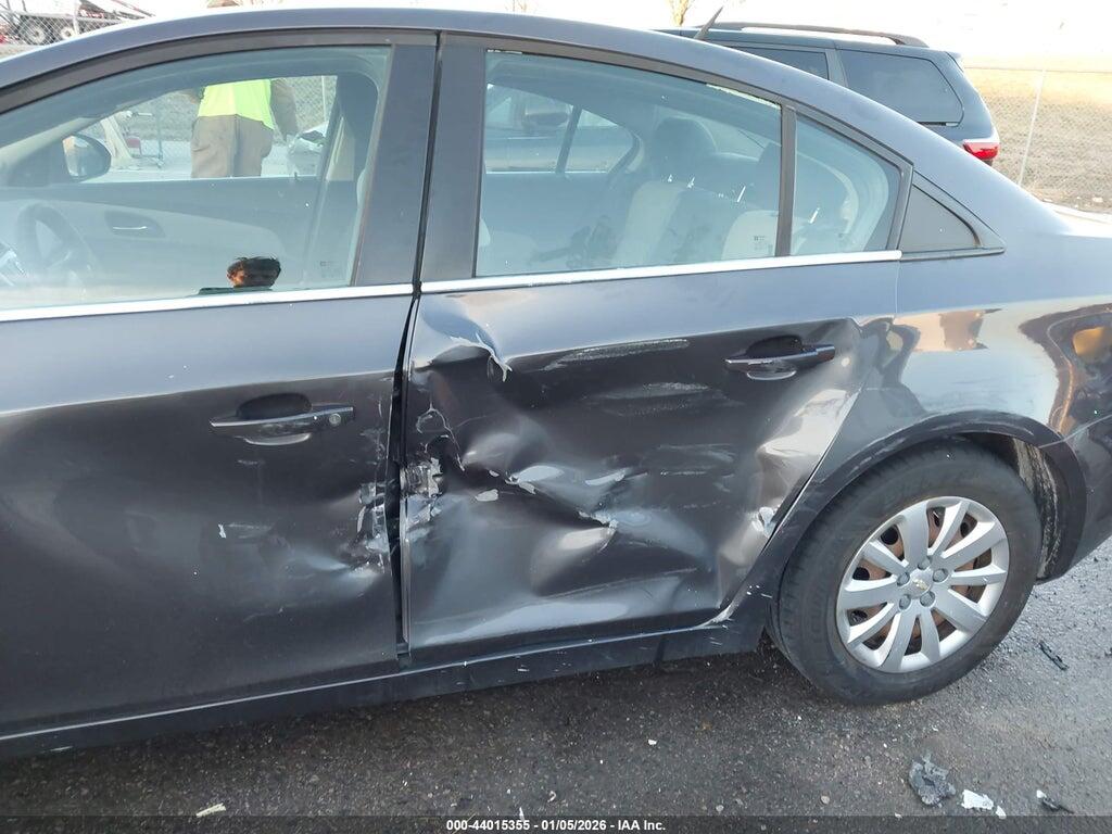 1G1PC5SH8B7157946 2011 CHEVROLET CRUZE photo no. 6