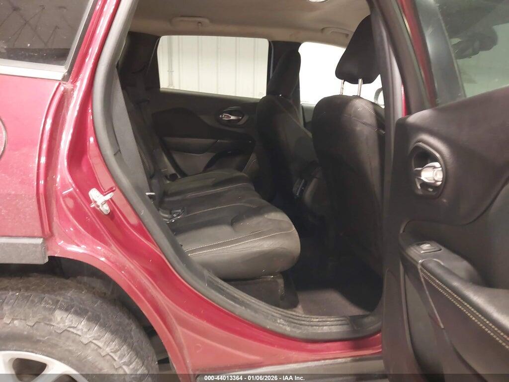1C4PJMCS2HW532911 2017 JEEP CHEROKEE photo no. 8