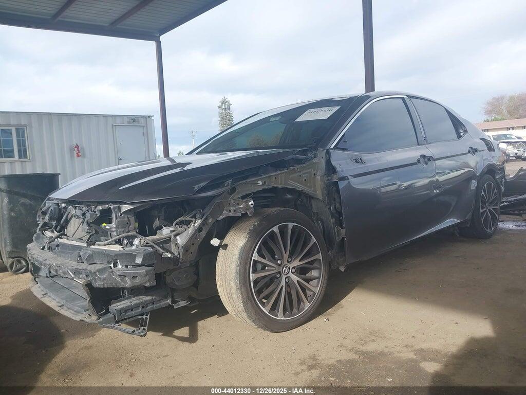 4T1B61HK3JU004875 2018 TOYOTA CAMRY photo no. 2