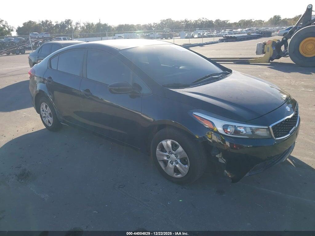 3KPFK4A7XHE145217 2017 KIA FORTE photo no. 1