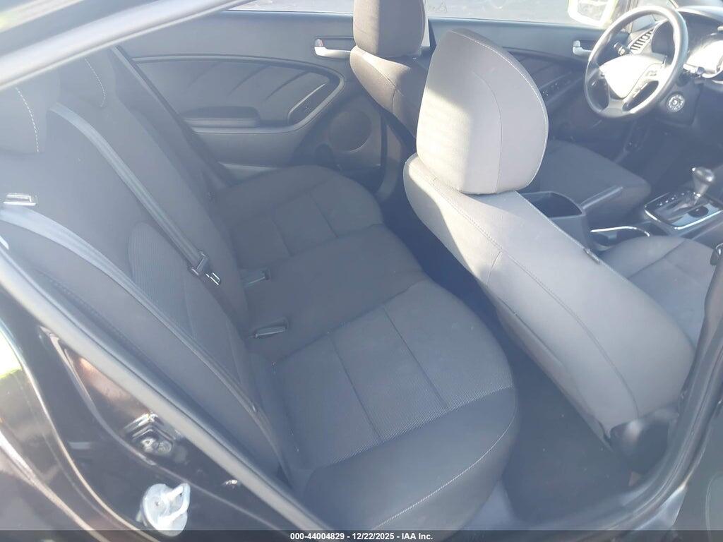 3KPFK4A7XHE145217 2017 KIA FORTE photo no. 8