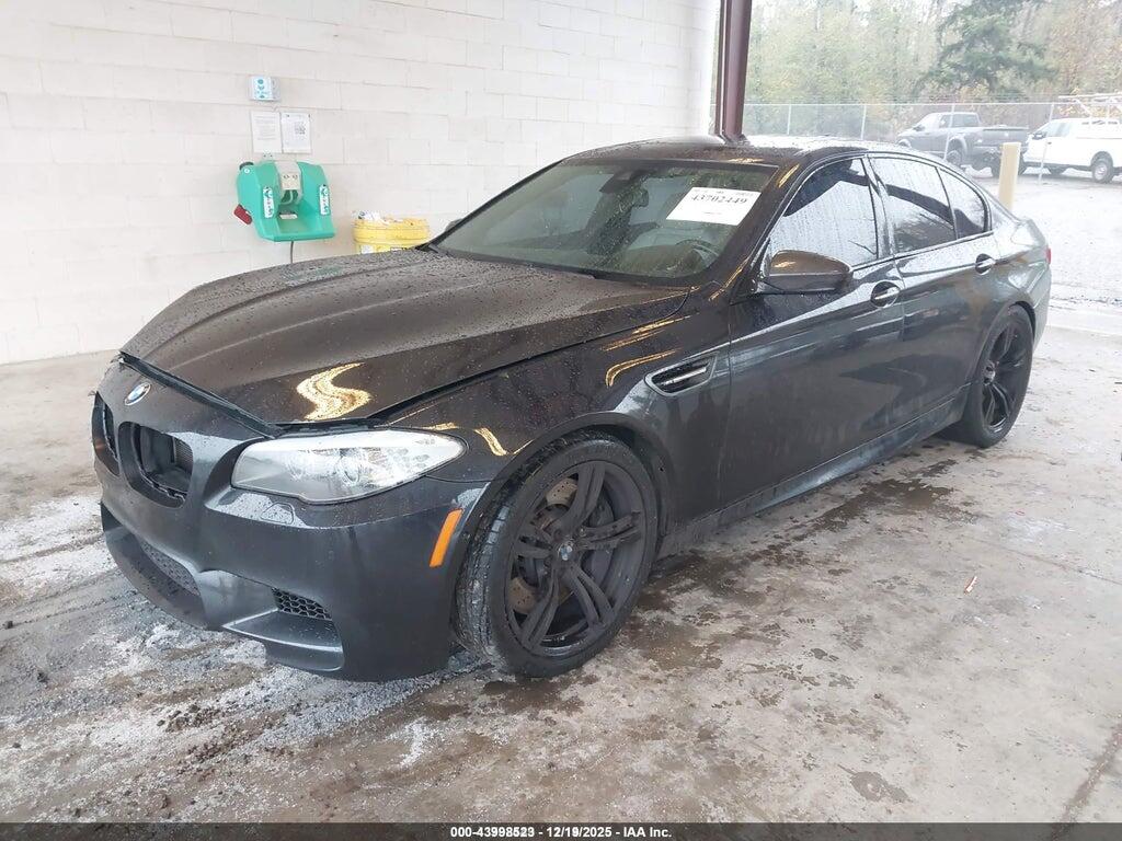 WBSFV9C51DD096381 2013 BMW M5 photo no. 2
