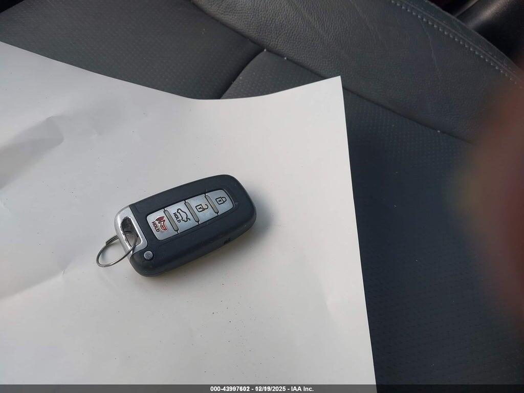 5NPEC4AC7CH409990 2012 HYUNDAI SONATA photo no. 11
