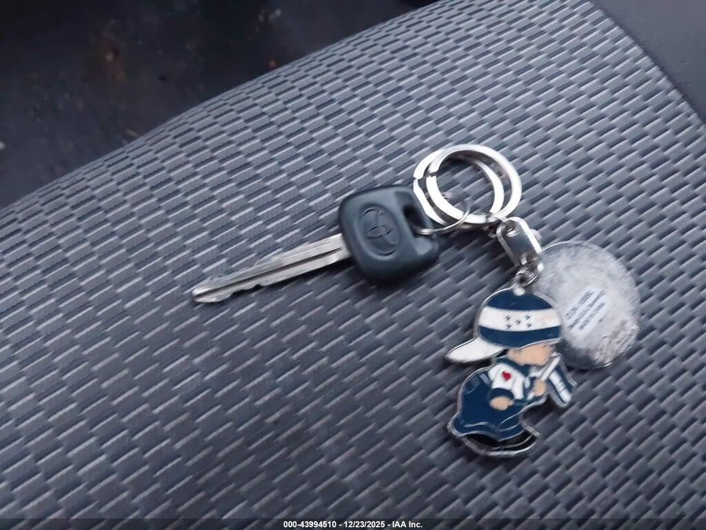 JTEHD20V656038847 2005 TOYOTA RAV4 photo no. 11