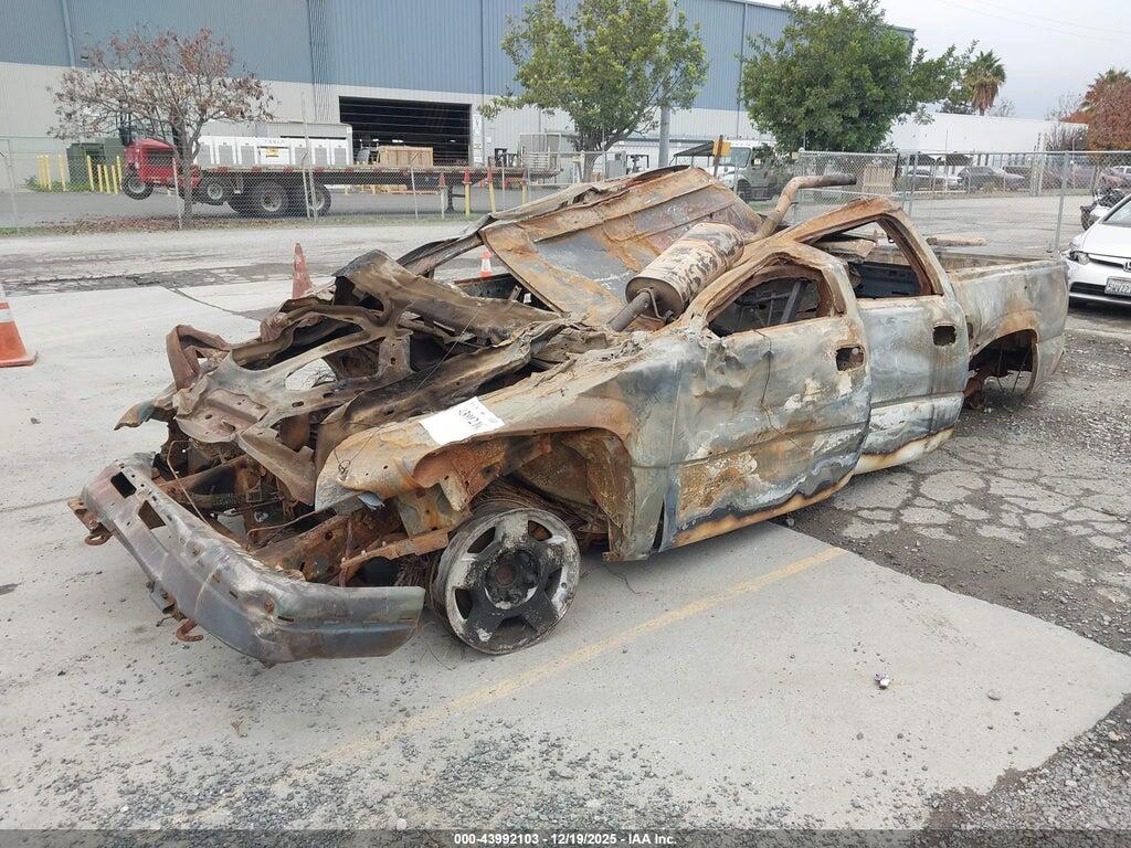 2GCEC13T751393192 2005 CHEVROLET SILVERADO 1500 photo no. 2