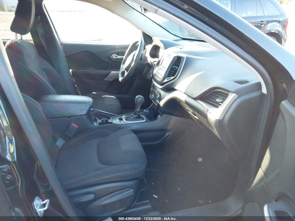 1C4PJMCSXHW658238 2017 JEEP CHEROKEE photo no. 5