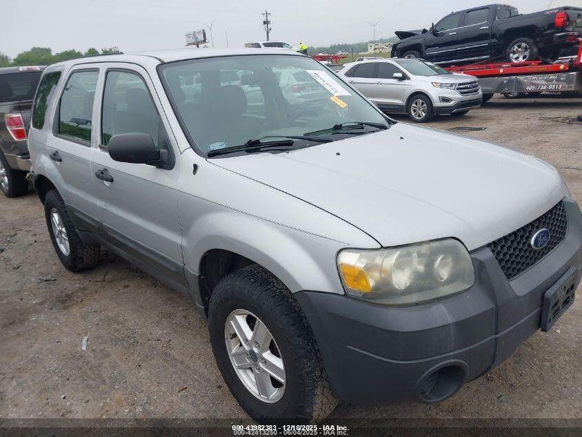 1FMYU02Z15KB85699 2005 FORD ESCAPE photo no. 1
