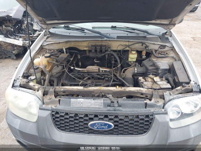 1FMYU02Z15KB85699 2005 FORD ESCAPE photo no. 10