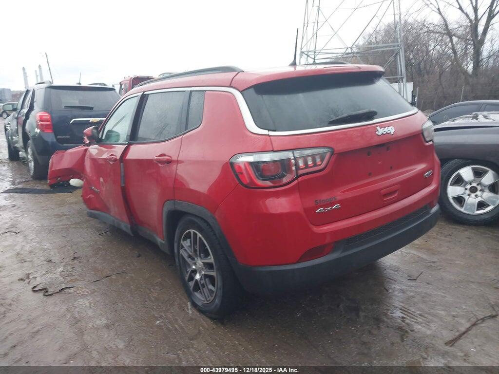 3C4NJDBB3JT191636 2018 JEEP COMPASS photo no. 3