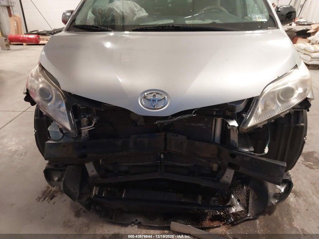 5TDKK3DC1ES458255 2014 TOYOTA SIENNA photo no. 6