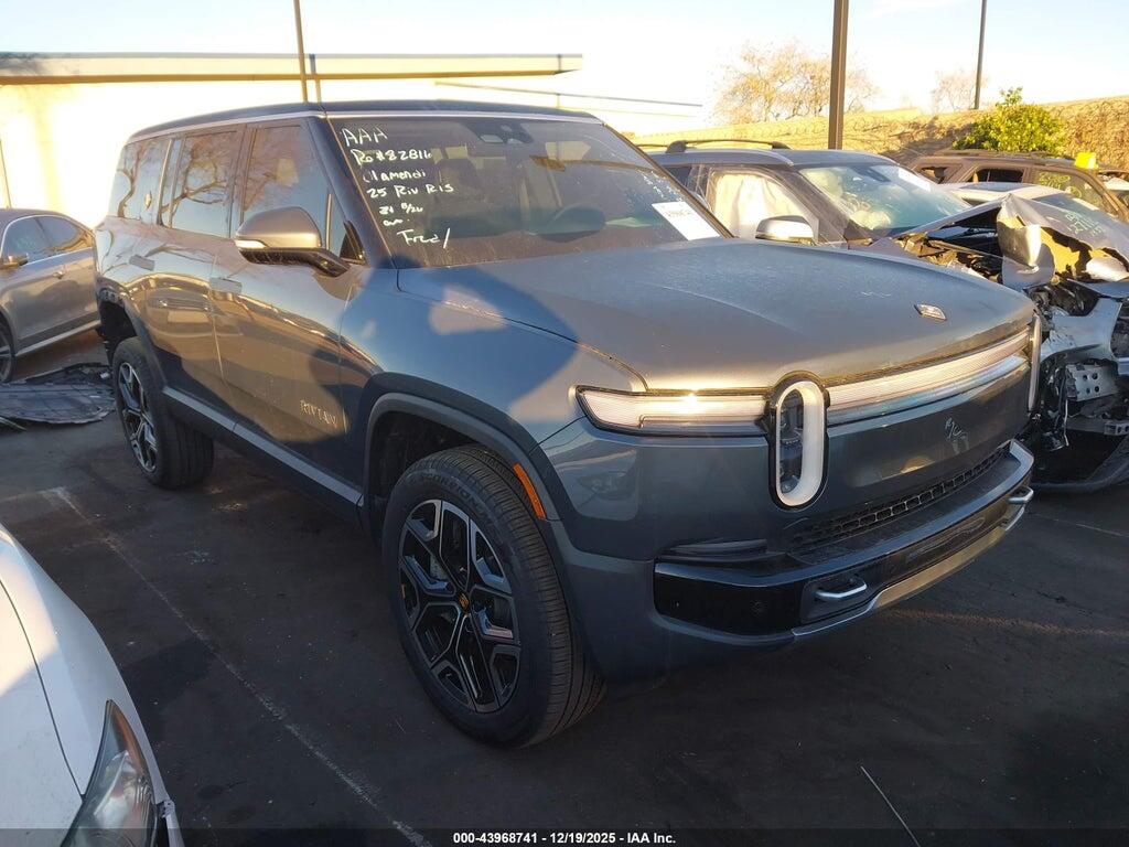 7PDSGBBA0SN050532 2025 RIVIAN R1S photo no. 1