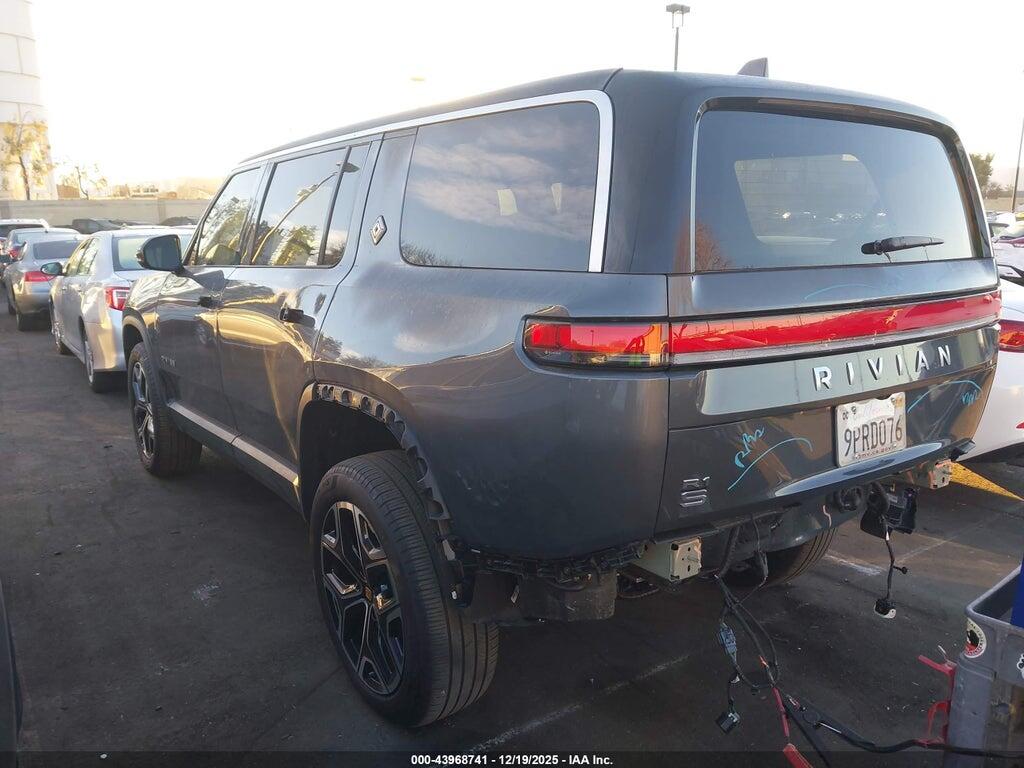 7PDSGBBA0SN050532 2025 RIVIAN R1S photo no. 3