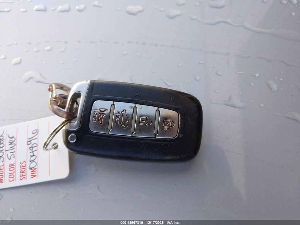 5NPEC4AC8BH004896 2011 HYUNDAI SONATA photo no. 11