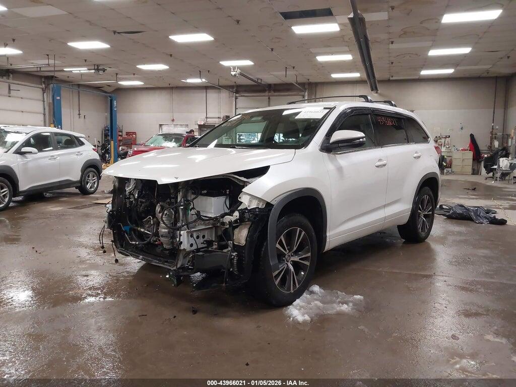 5TDZZRFH5HS218099 2017 TOYOTA HIGHLANDER photo no. 2