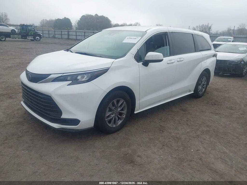 5TDKRKEC5RS216465 2024 TOYOTA SIENNA photo no. 2