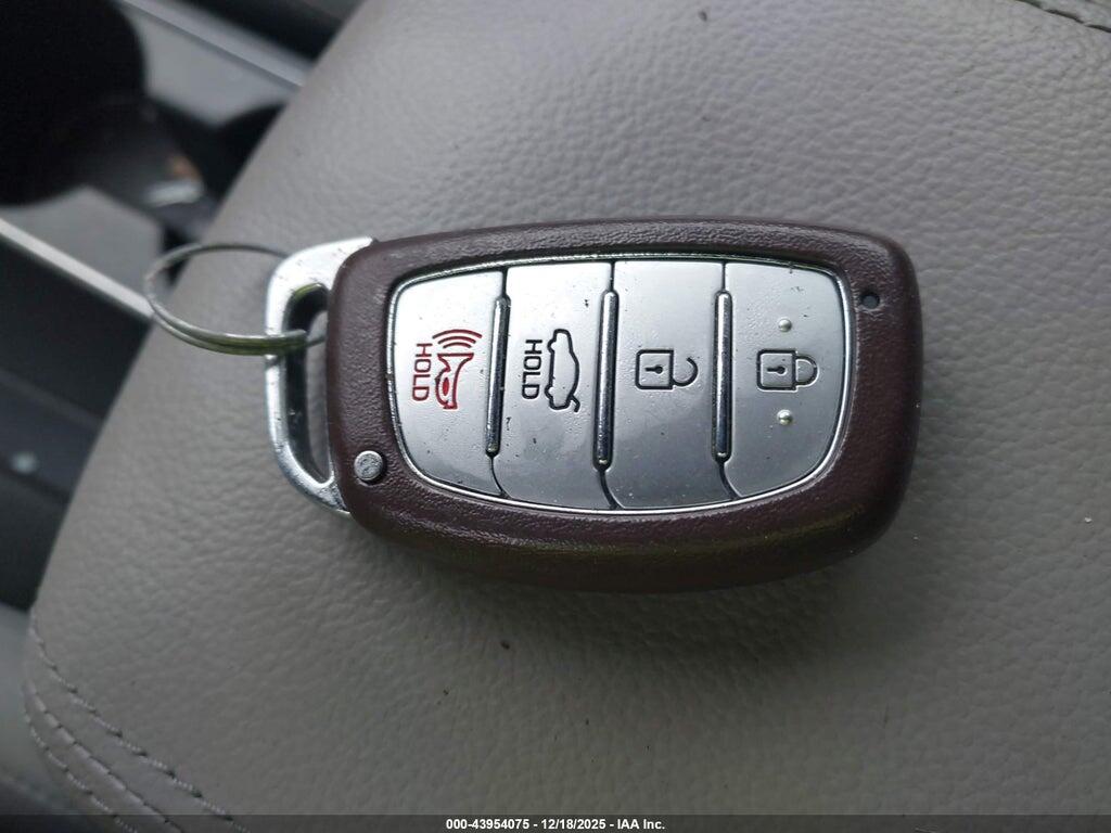 5NPD84LF3HH054425 2017 HYUNDAI ELANTRA photo no. 11