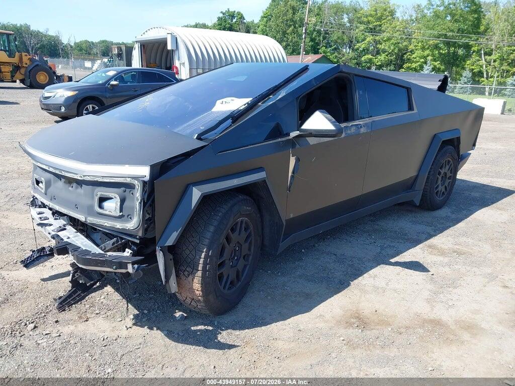 7G2CEHEDXRA027241 2024 TESLA CYBERTRUCK photo no. 2