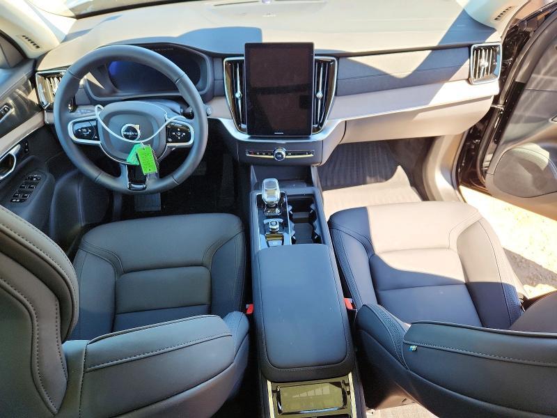 2026 VOLVO XC90 PLUS — Фото 8 из 12