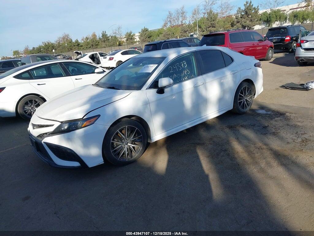 4T1G11AK4NU631850 2022 TOYOTA CAMRY photo no. 2
