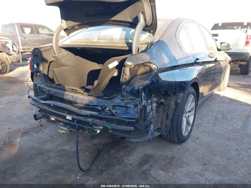 WBA8A3C58JA491760 2018 BMW 320I photo no. 4